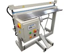 Koneet, järjestelmät ja pakkauslinjat pakkausten valmistukseen Puolassa