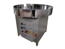 Koneet, järjestelmät ja pakkauslinjat pakkausten valmistukseen Puolassa